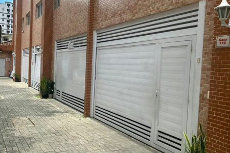 Casa com 2 dormitórios à venda, 109 m² por R$ 585.000,00 - Marapé - Santos/SP