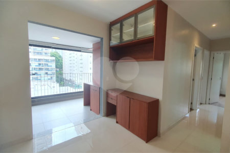 Apartamento à venda com 3 quartos, sendo 1 suíte,  em Pinheiros, São Paulo, SP