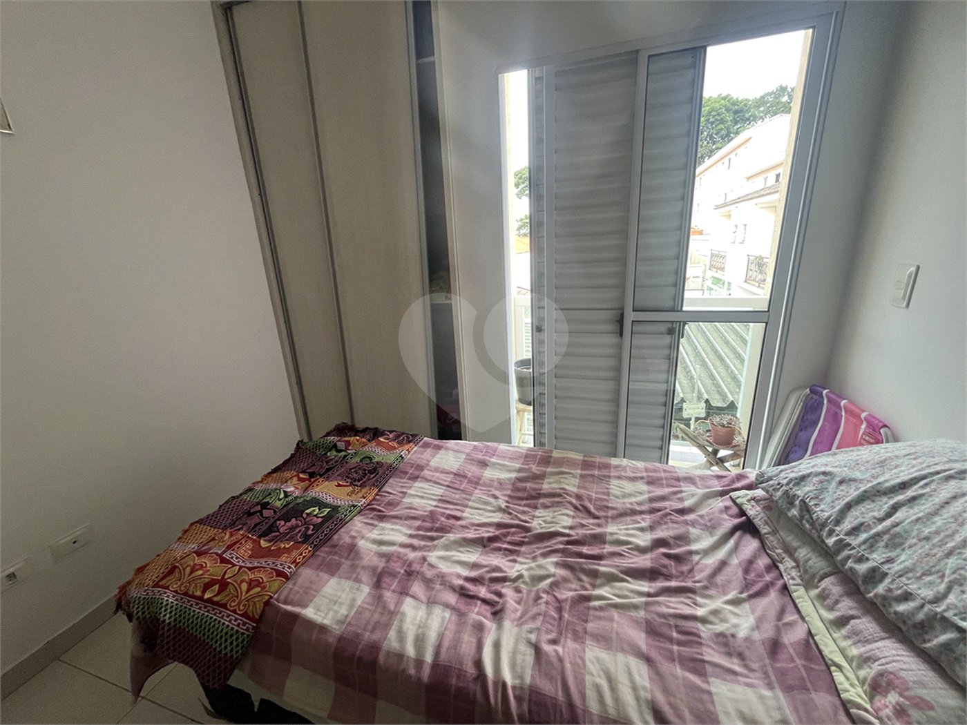 Casa à venda com 3 quartos, sendo 1 suíte,  no condomínio Capigaí, São Paulo - SP