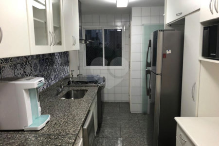 Apartamento à venda com 3 quartos, sendo 2 suítes,  em Paraíso do Morumbi, São Paulo, SP
