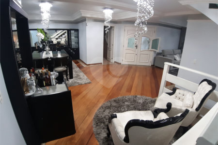 Casa à venda com 4 quartos, sendo 2 suítes, em Jardim Leonor Mendes de Barros, São Paulo, SP