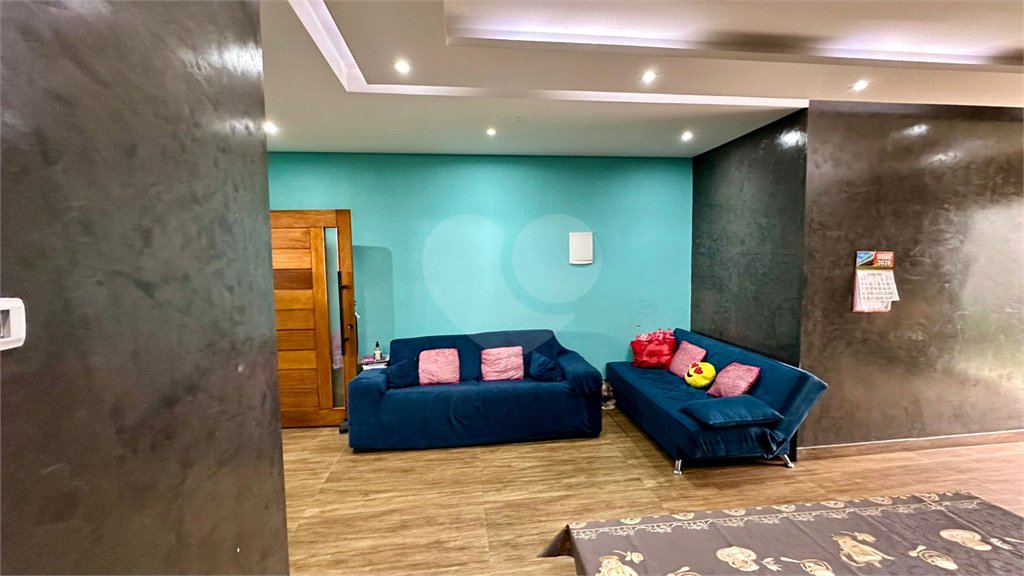 Sobrado a venda com 3 dormitorios sendo 1 suite com closet e varanda no bairro Arcoville