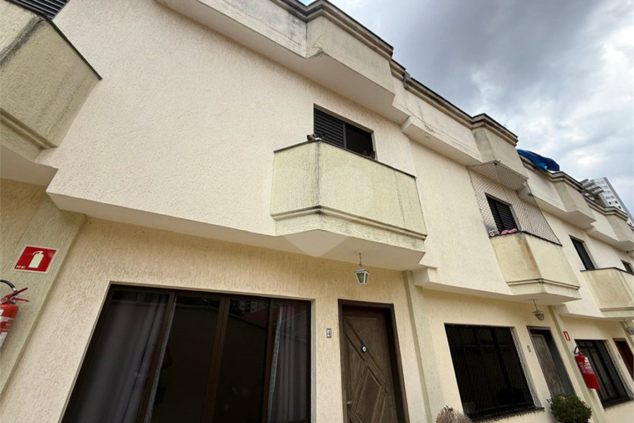 Casa à venda com 3 quartos, sendo 1 suíte, no condomínio Felipe, São Paulo - SP
