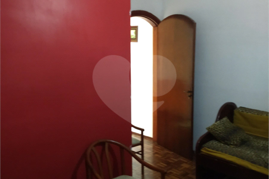 Sobrado à venda com 3 quartos em Jardim Regina, São Paulo, SP