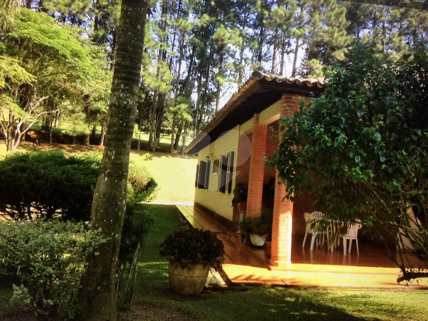Chácara à venda com 5 quartos, sendo 2 suítes, em Taiaçupeba, Mogi das Cruzes, SP
