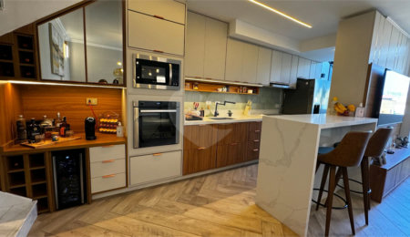 Casa à venda com 3 quartos, sendo 1 suíte,  no condomínio Residencial Vegas, São Paulo - SP