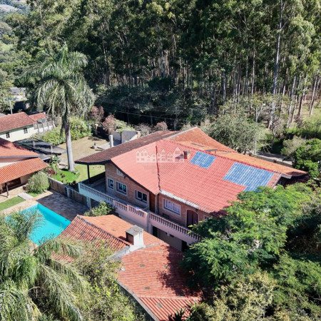 Chácara à venda com 5 quartos, sendo 4 suítes, no condomínio Estância dos Lagos, Atibaia - SP