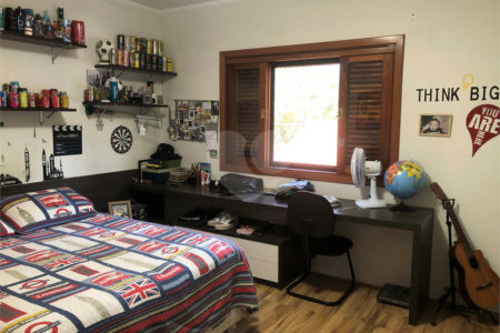 Casa à venda com 3 quartos, sendo 2 suítes,  no condomínio Aruã, Mogi das Cruzes - SP