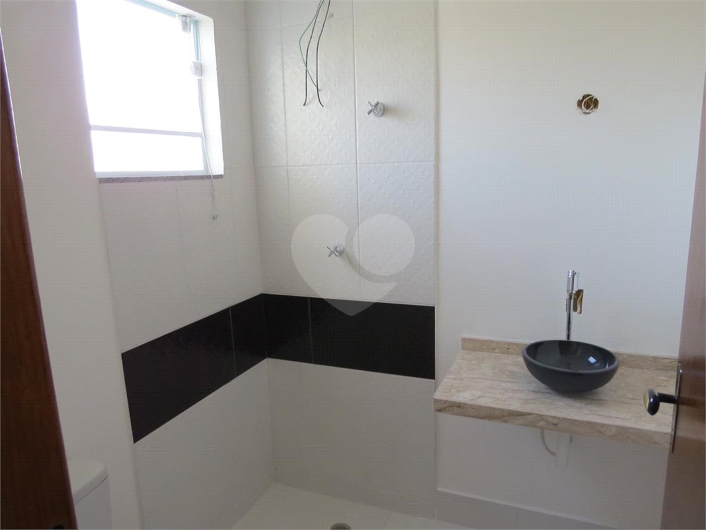 Apartamento à venda com 2 quartos, sendo 1 suíte,  em Vila Suissa, Mogi das Cruzes, SP
