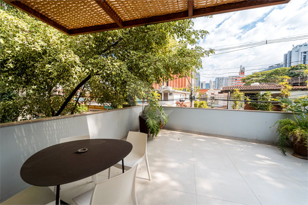 Sobrado à venda com 2 quartos, sendo 1 suíte, em Chácara Santo Antônio, São Paulo, SP