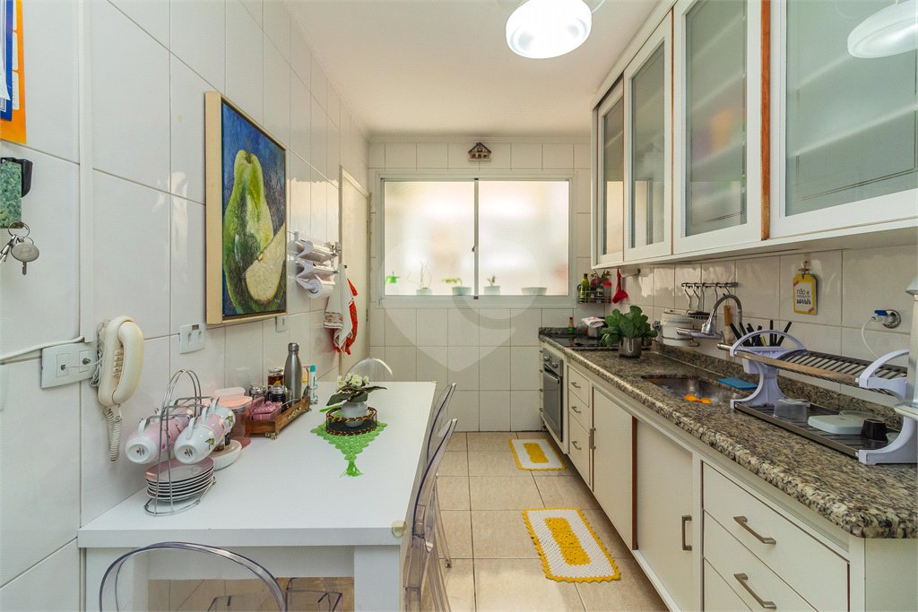 Casa à venda com 3 quartos, sendo 1 suíte, no condomínio Villaggio Di Firenze, São Paulo - SP