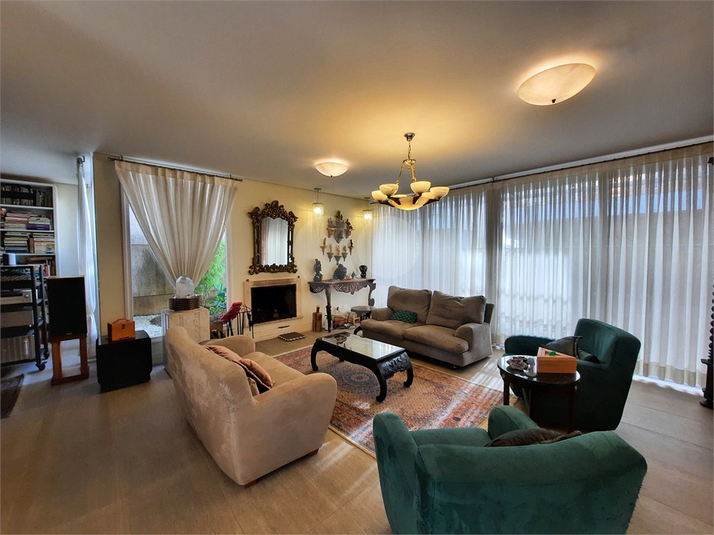 Casa à venda com 4 suítes no condomínio Las Cumbres, São Paulo - SP