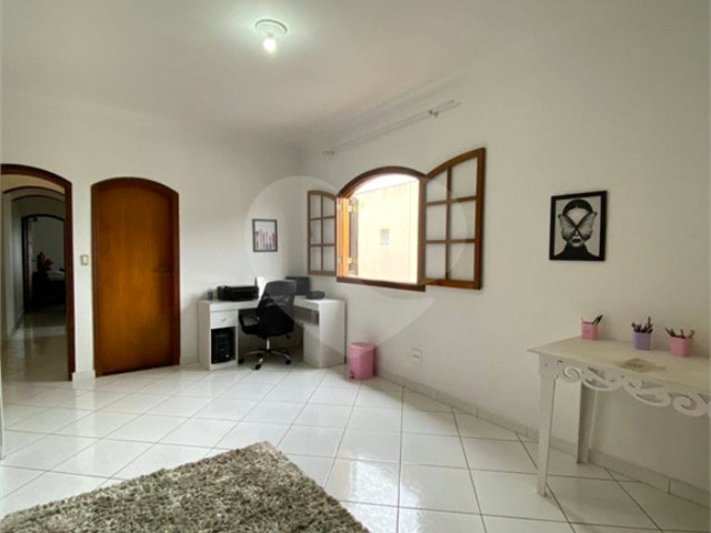 Casa à venda com 3 quartos, sendo 2 suítes,  em Jardim Brasil, Guarulhos, SP