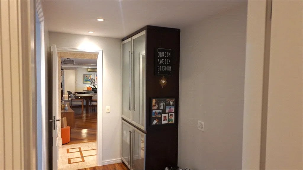 Apartamento à venda com 4 suítes em Jardim Leonor, São Paulo, SP