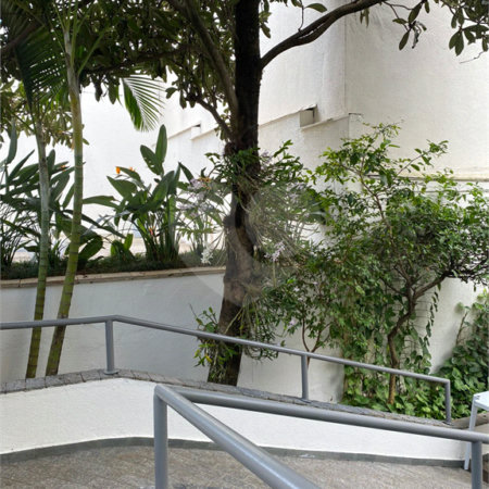 Apartamento à venda com 3 quartos em Moema, São Paulo, SP