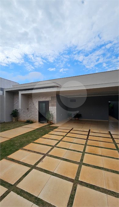 Casa à venda com 2 suítes no Centro, Ponta Porã, MS