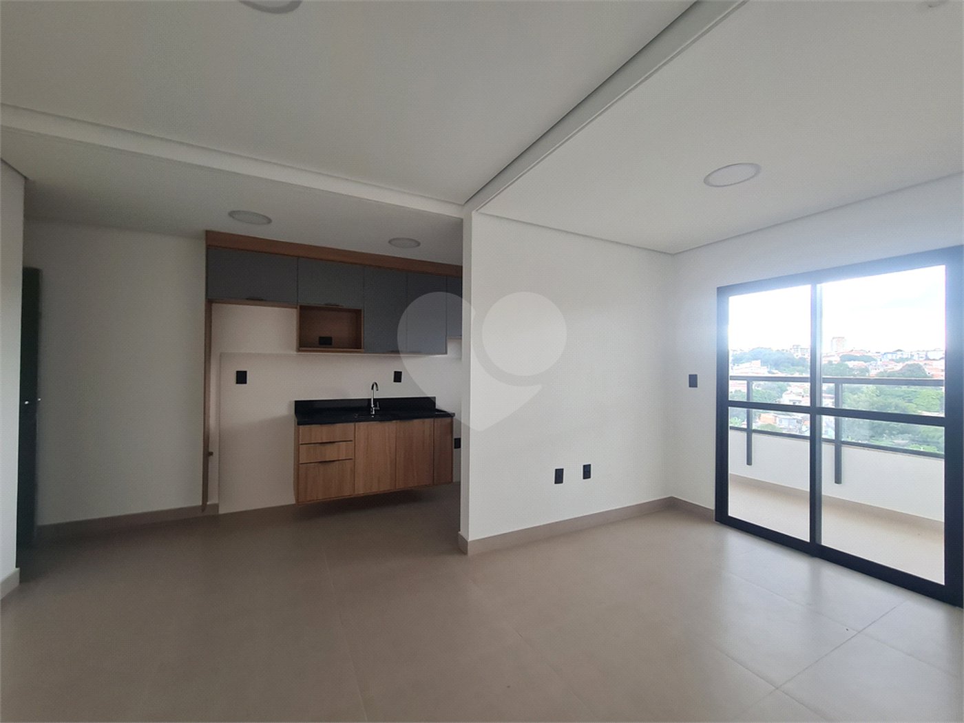 Apartamento à venda com 3 quartos, sendo 1 suíte,  em Jardim Refúgio, Sorocaba, SP