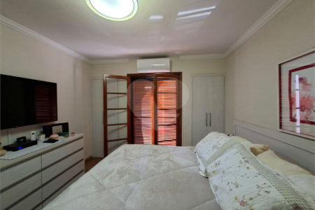 Sobrado à venda com 3 quartos, sendo 1 suíte, em Jardim Bonfiglioli, São Paulo, SP