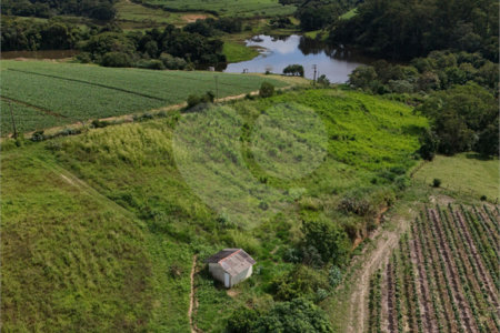 Sítio à venda com 2 quartos em Mirim, Indaiatuba, SP