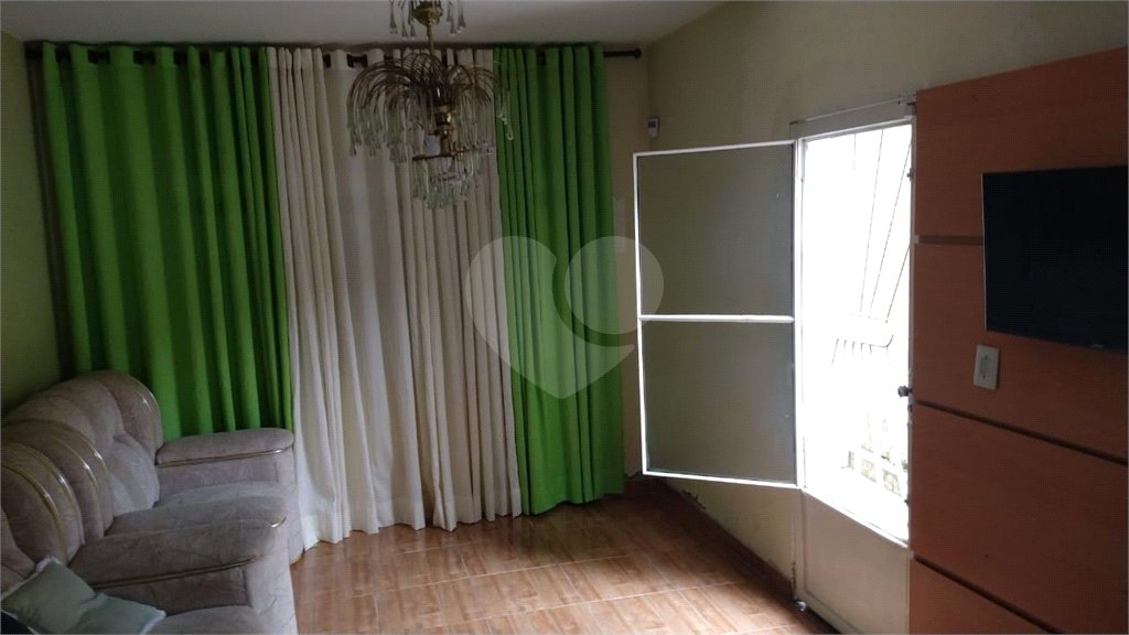 Sobrado à venda com 4 quartos, sendo 1 suíte,  em Parque Edu Chaves, São Paulo, SP