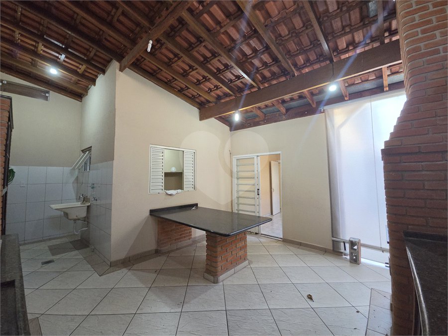 Casa à venda com 3 quartos, sendo 1 suíte, no condomínio Parque das Árvores, Sorocaba - SP