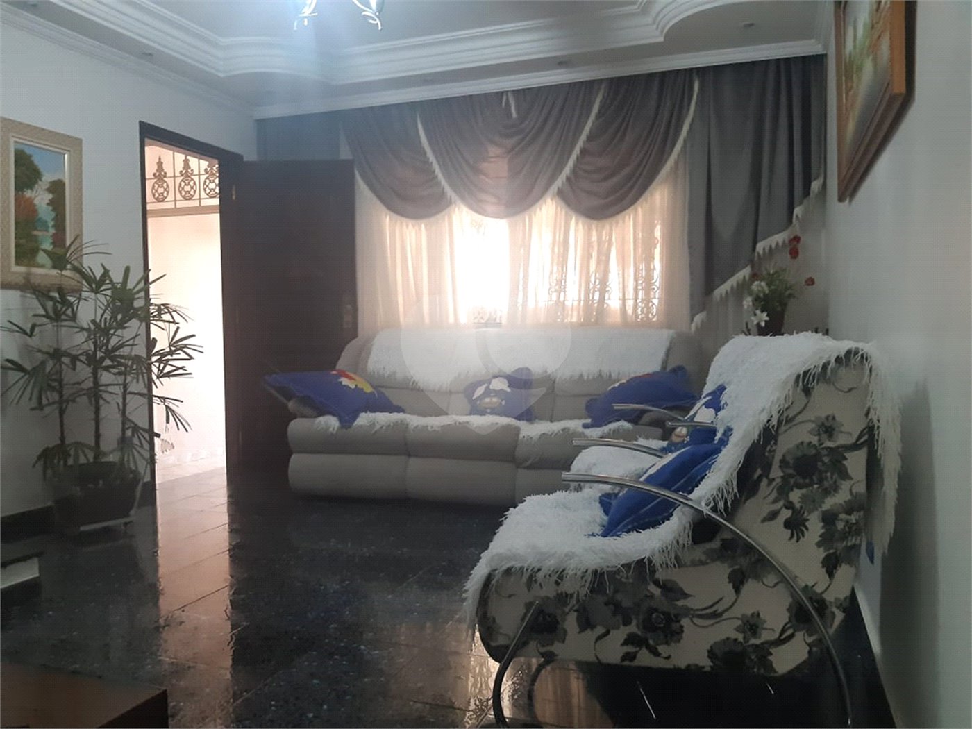 Sobrado à venda com 5 quartos, sendo 3 suítes, em Horto, São Paulo, SP
