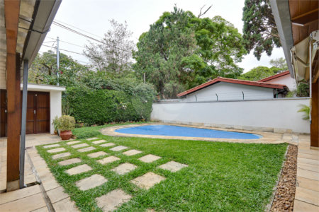 Sobrado à venda com 4 quartos, sendo 1 suíte, em Granja Julieta, São Paulo, SP