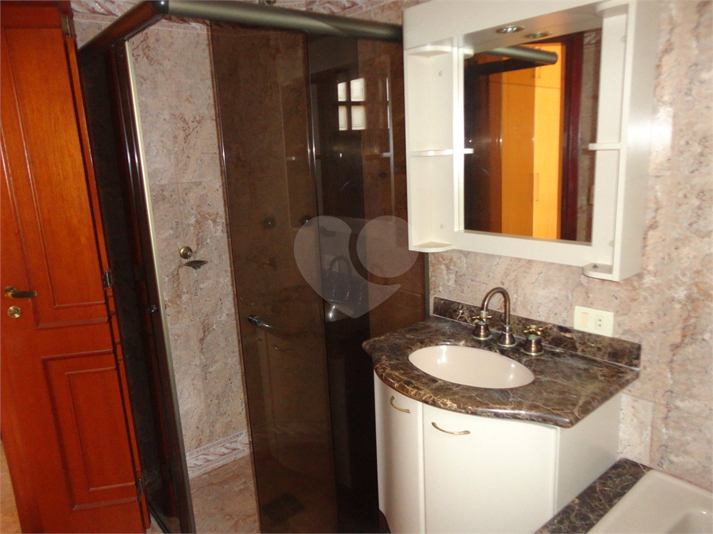 Casa à venda com 3 quartos, sendo 1 suíte, em Santa Marina, Valinhos, SP