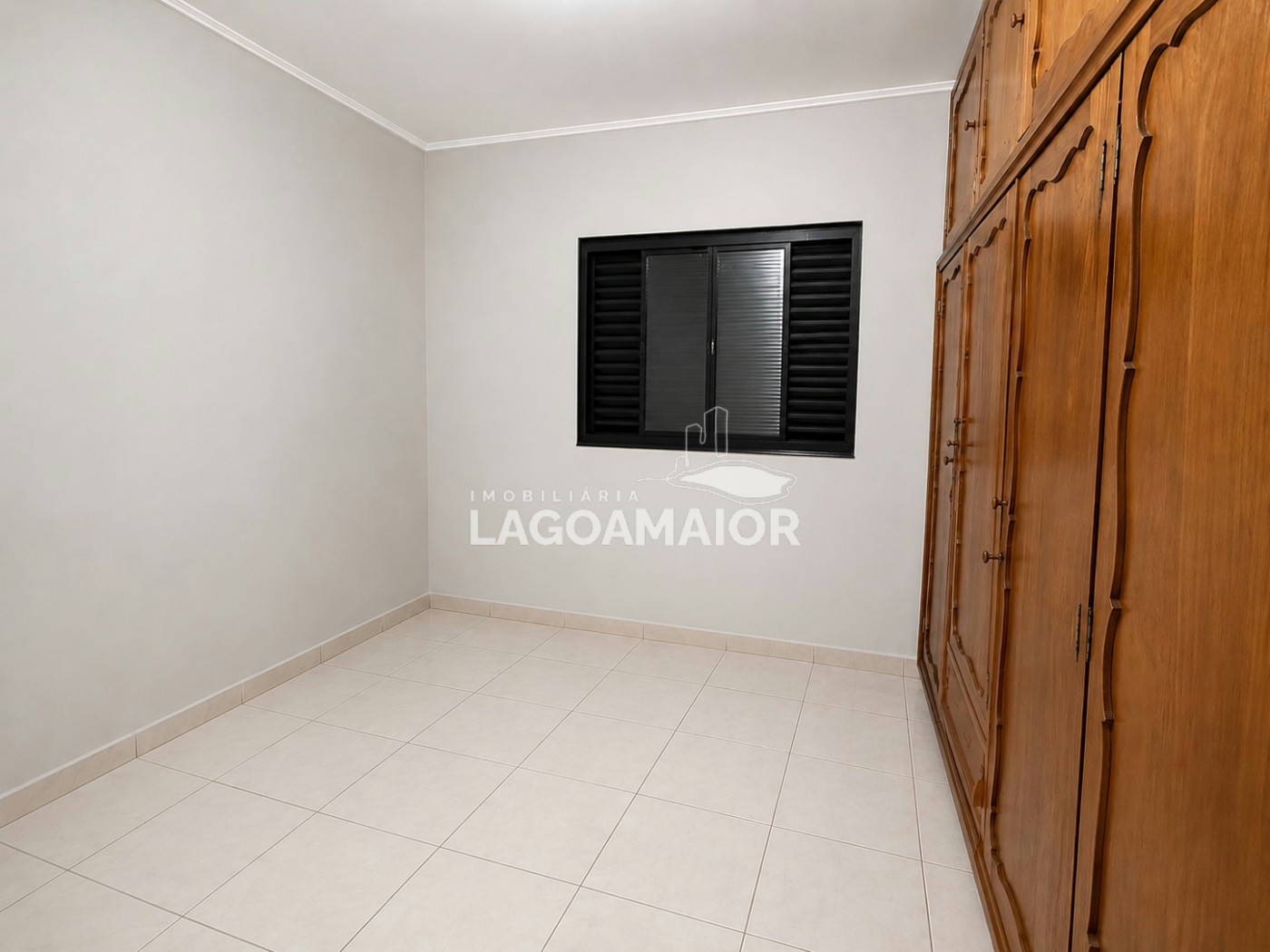 Casa à venda com 3 quartos, sendo 1 suíte,  em Vila Nova, Três Lagoas, MS