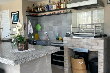 Casa à venda com 3 suítes no condomínio Tamboril, São Paulo - SP