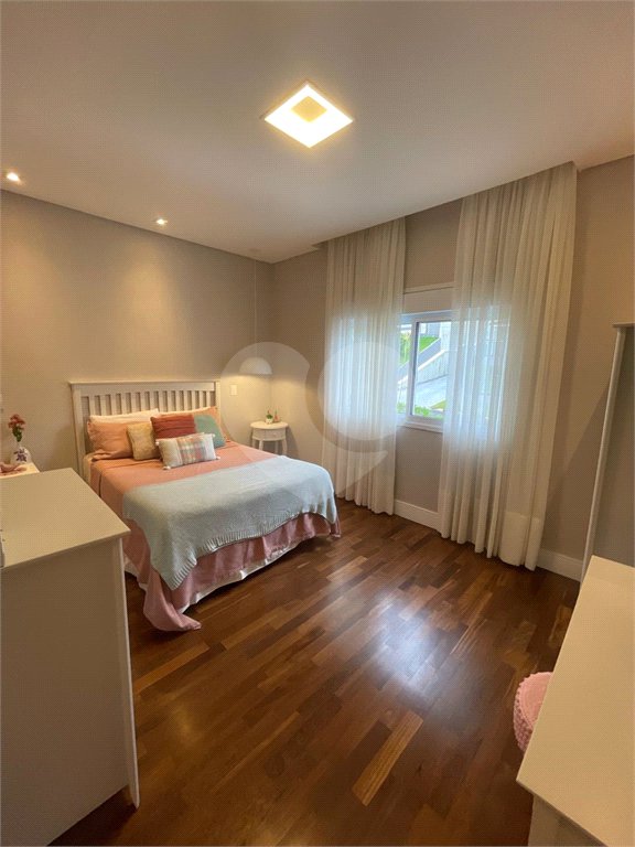 Casa à venda com 3 suítes no condomínio Hills, Arujá - SP