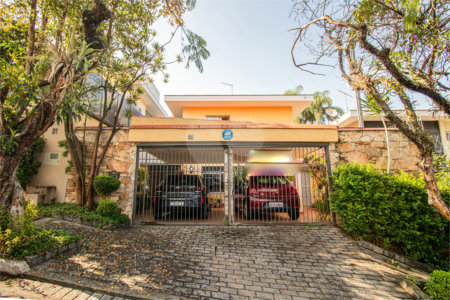 Sobrado à venda com 3 quartos, sendo 1 suíte,  em Brooklin Velho, São Paulo, SP