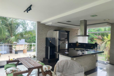 Casa à venda com 3 quartos, sendo 1 suíte, no condomínio Clube Florada Suzano, Suzano - SP