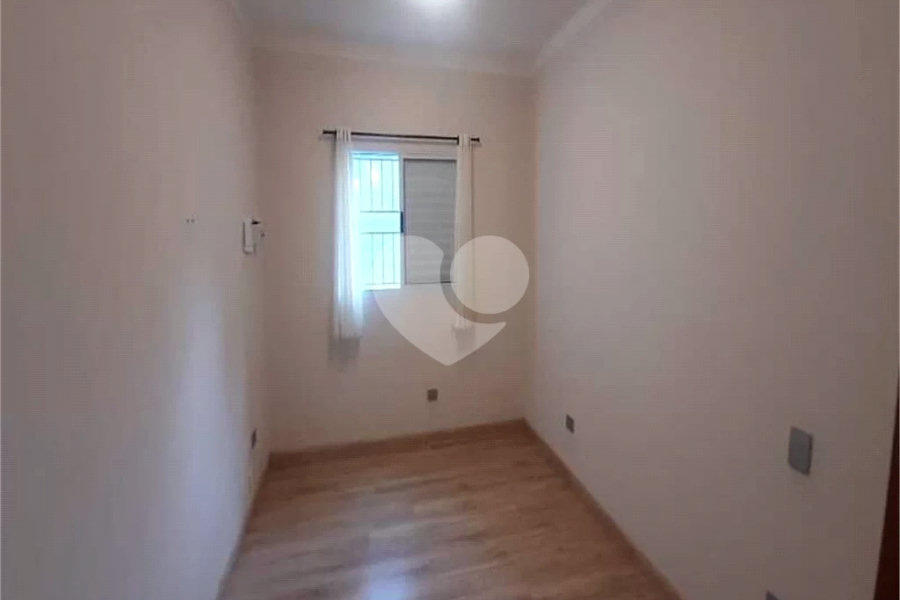 Casa à venda com 3 quartos, sendo 1 suíte, no condomínio Jardim da Montanha I, Mairiporã - SP