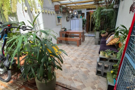 Sobrado à venda com 3 suítes em Vila Nivi, São Paulo, SP