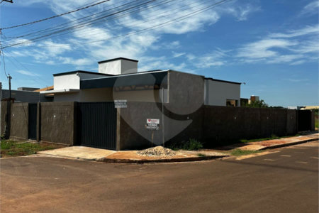 Casa à venda com 3 quartos, sendo 1 suíte,  em Flanboyant Residencial Park, Ponta Porã, MS
