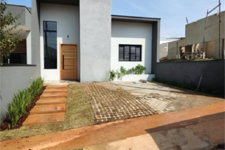 Casa à venda com 3 quartos, sendo 1 suíte, no condomínio Santinon, Sorocaba - SP