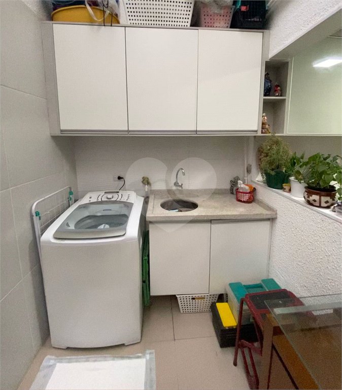 Casa à venda com 3 quartos, sendo 1 suíte, no condomínio Residencial Santa Teresinha, São Paulo - SP