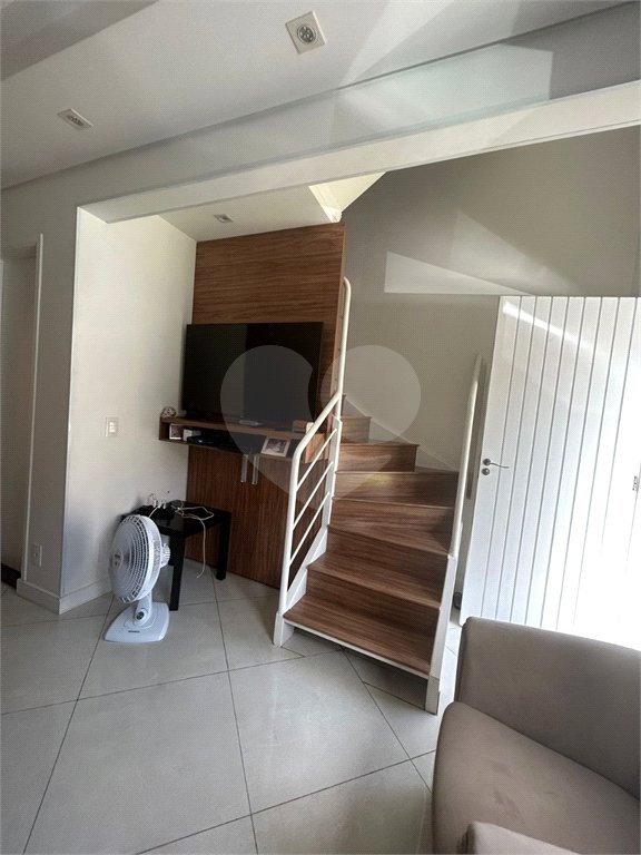 Casa à venda com 3 quartos, sendo 1 suíte, no condomínio Vila das Cores, São Paulo - SP