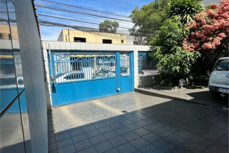 Casa à venda com 3 quartos, sendo 1 suíte,  em Jardim Casablanca, São Paulo, SP