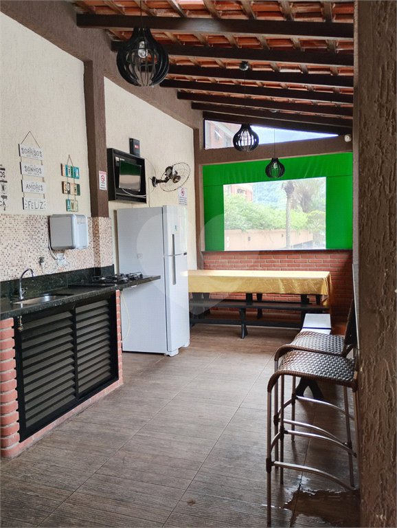 Apartamento à venda com 3 quartos, sendo 1 suíte,  em Enseada, Guarujá, SP