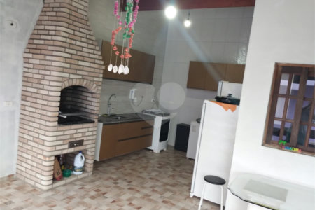 Sobrado à venda com 3 quartos, sendo 1 suíte,  em Jardim Varan, Suzano, SP
