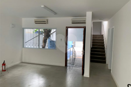 Sobrado à venda ou para alugar com 7 quartos, sendo 3 suítes, em Vila Mariana, São Paulo, SP
