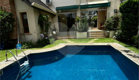 Casa à venda ou para alugar com 4 suítes no condomínio Vilaggio Monte Alegre, São Paulo - SP