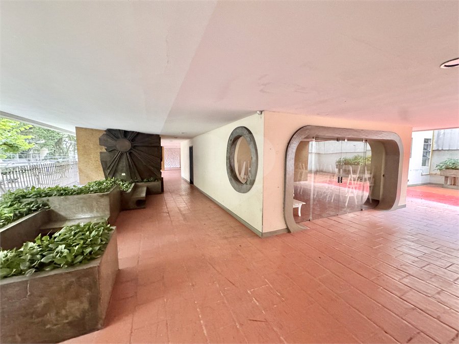 Apartamento à venda com 4 quartos, sendo 1 suíte, em Lagoa, Rio de Janeiro, RJ