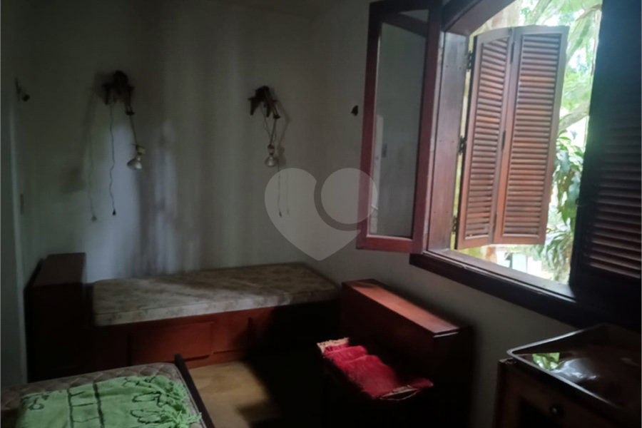Casa à venda com 4 quartos, sendo 2 suítes, no condomínio Associação Reserva das Hortênsias, Mairiporã - SP