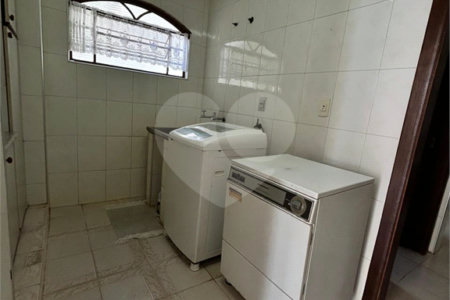 Sobrado à venda com 4 quartos, sendo 2 suítes,  em Parque Nova Suíça, Valinhos, SP