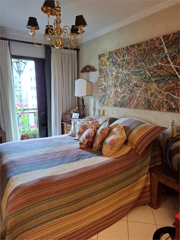 Apartamento à venda com 4 quartos, sendo 2 suítes, em Brooklin Paulista, São Paulo, SP