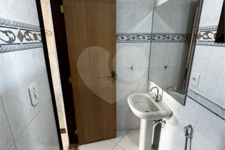 Casa à venda com 3 quartos, sendo 1 suíte, no condomínio Village da Posse, Rio de Janeiro - RJ