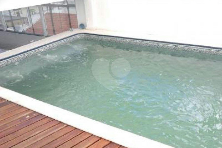 Sobrado à venda com 4 quartos, sendo 2 suítes, em Penha, São Paulo, SP